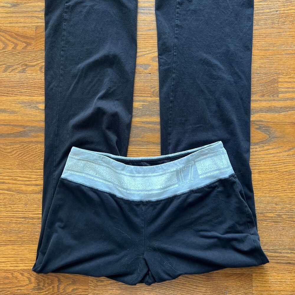 SO clothing 2000s Y2K style flare leggings with 17 waistband